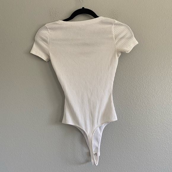 Hollister White Bodysuit Sz XS - Picture 3 of 5